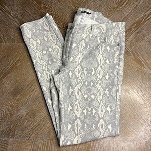 J. MCLAUGHLIN Grey/Ivory Snakeprint Jean 6